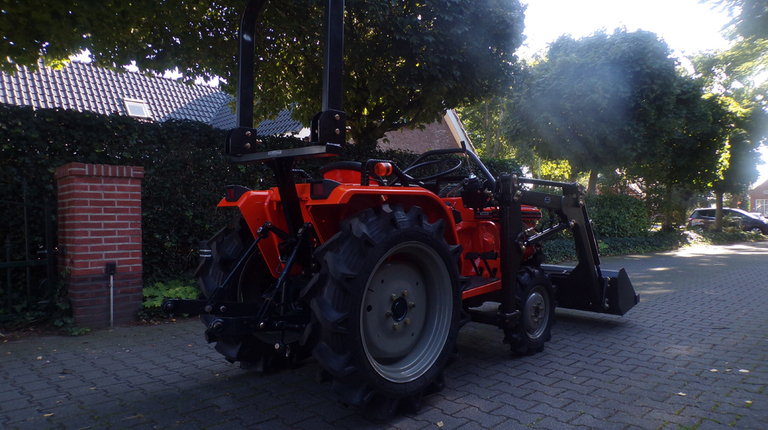 Kubota B1-17 met voorlader